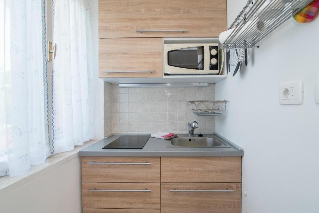 Apartments Natasa Супетар Екстер'єр фото